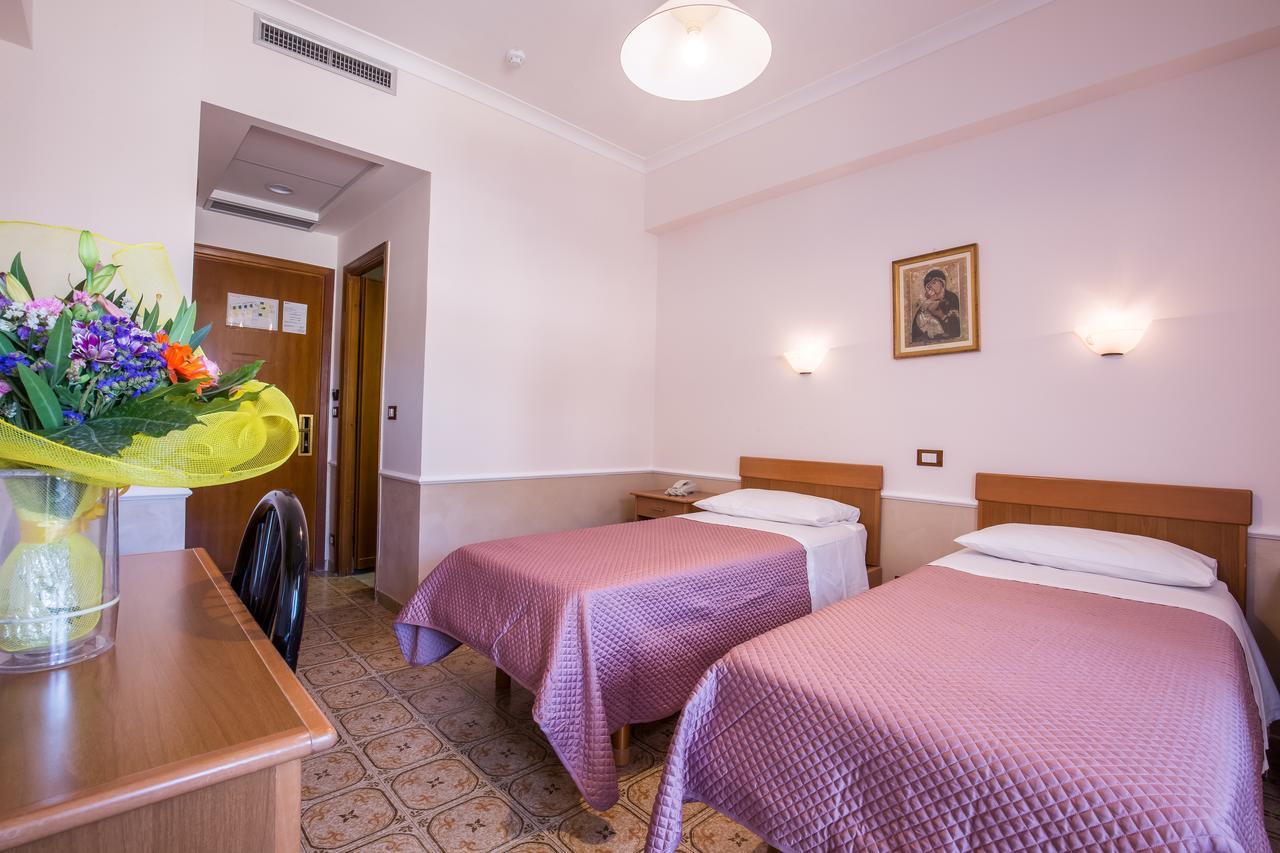 Hotel Casa Tra Noi Rom Exteriör bild